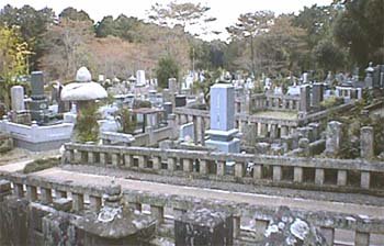 山内墓地