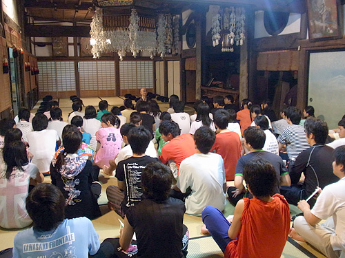 坐禅研修 麻布大学附属渕野辺高校(2012) 坐禅研修 麻布大学附属渕野辺高校(2012)